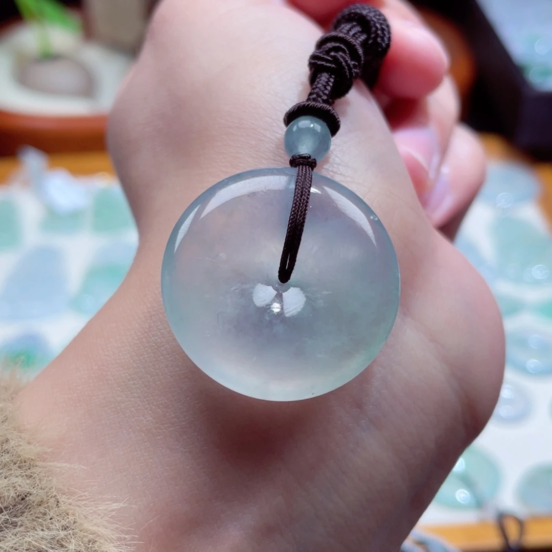 翡翠颈饰未镶嵌扣子