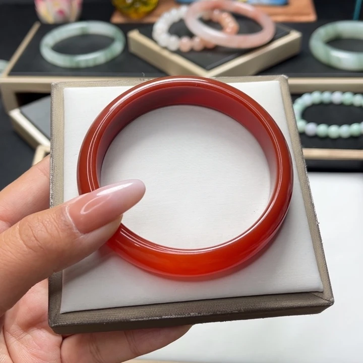 玛瑙/玉髓手镯未镶嵌琴*