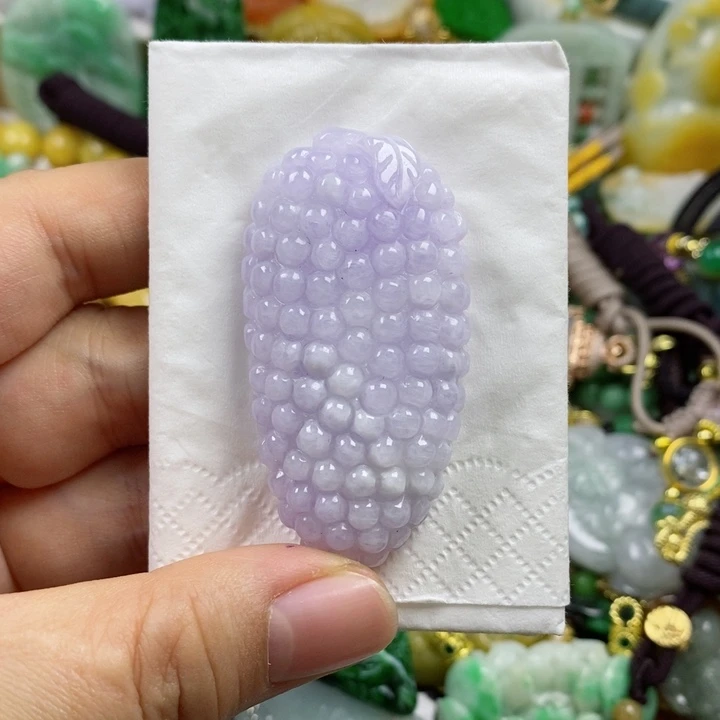 翡翠吊坠(赠链)未镶嵌