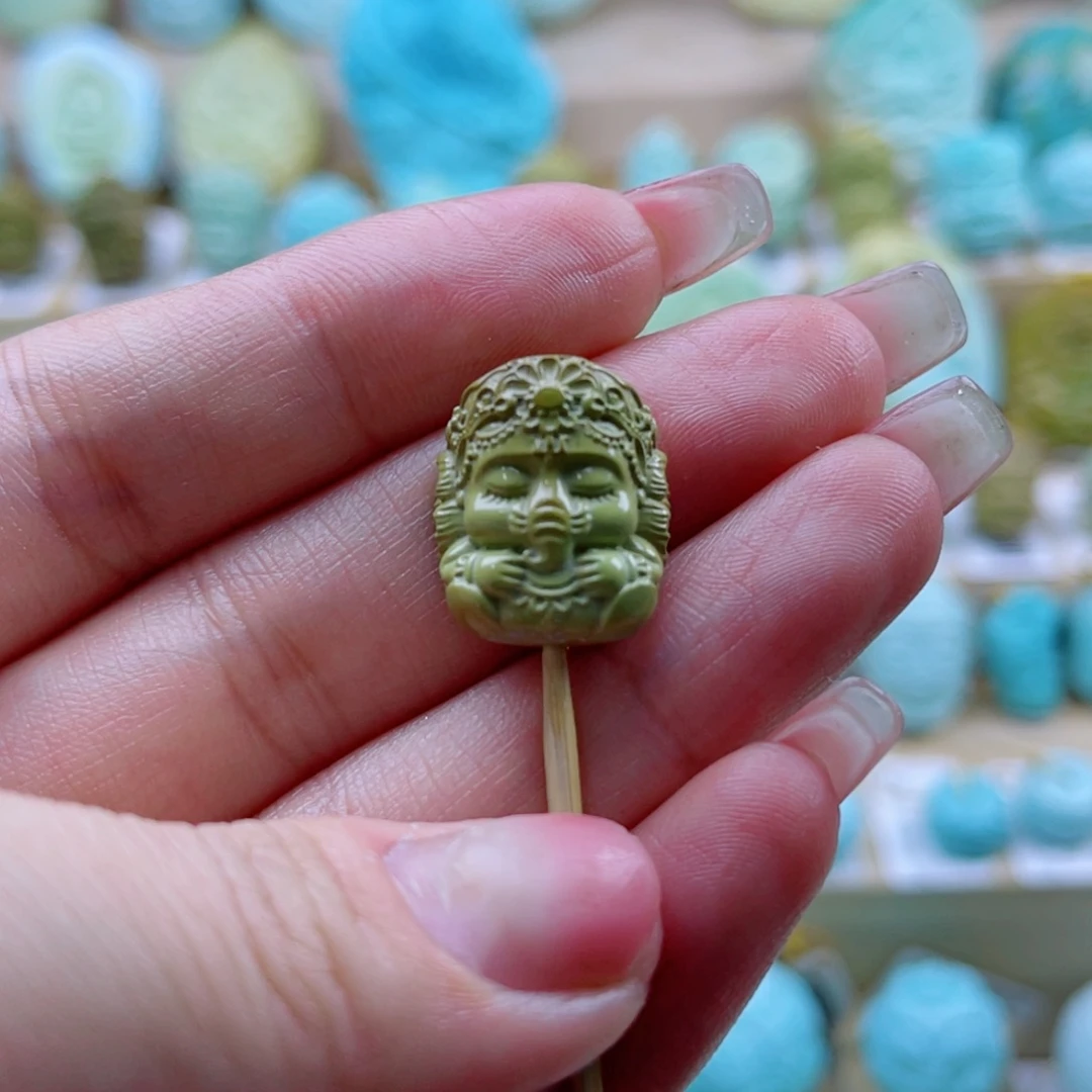 绿松石未镶嵌珠宝奇石