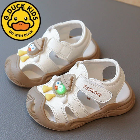 小黄鸭品牌男宝宝凉鞋2025夏款包头防滑软底1一2-3岁小童鞋子学步