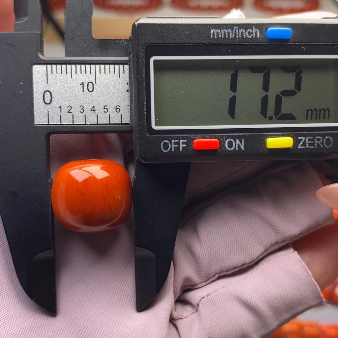 南红玛瑙未镶嵌配饰虎皮纹 孔道微瑕