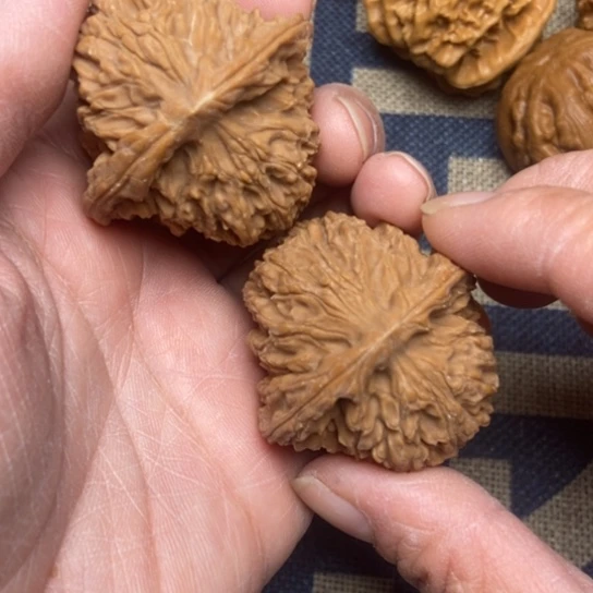 吊坠文玩核桃三角疆全品43