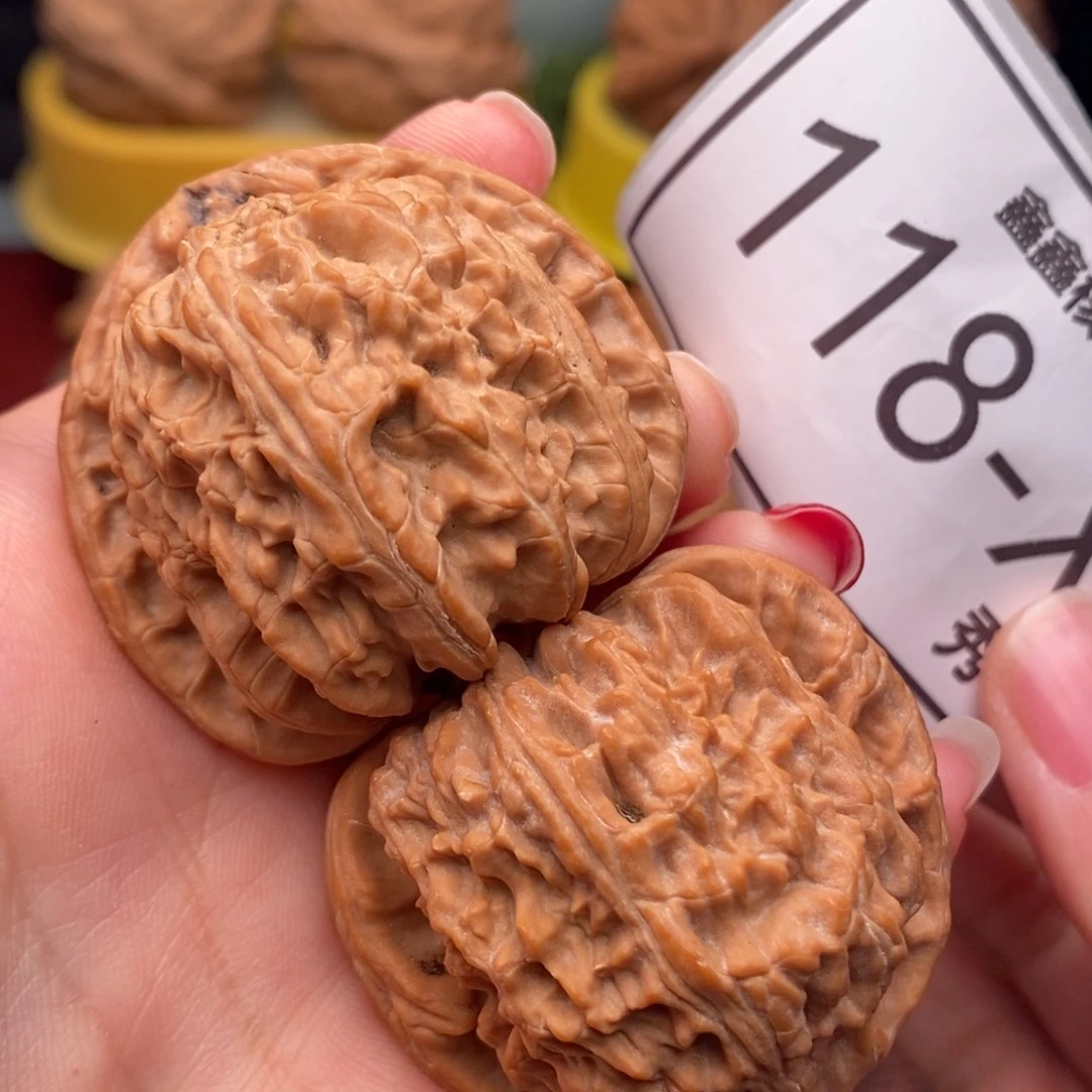 把件桃核白狮子42……