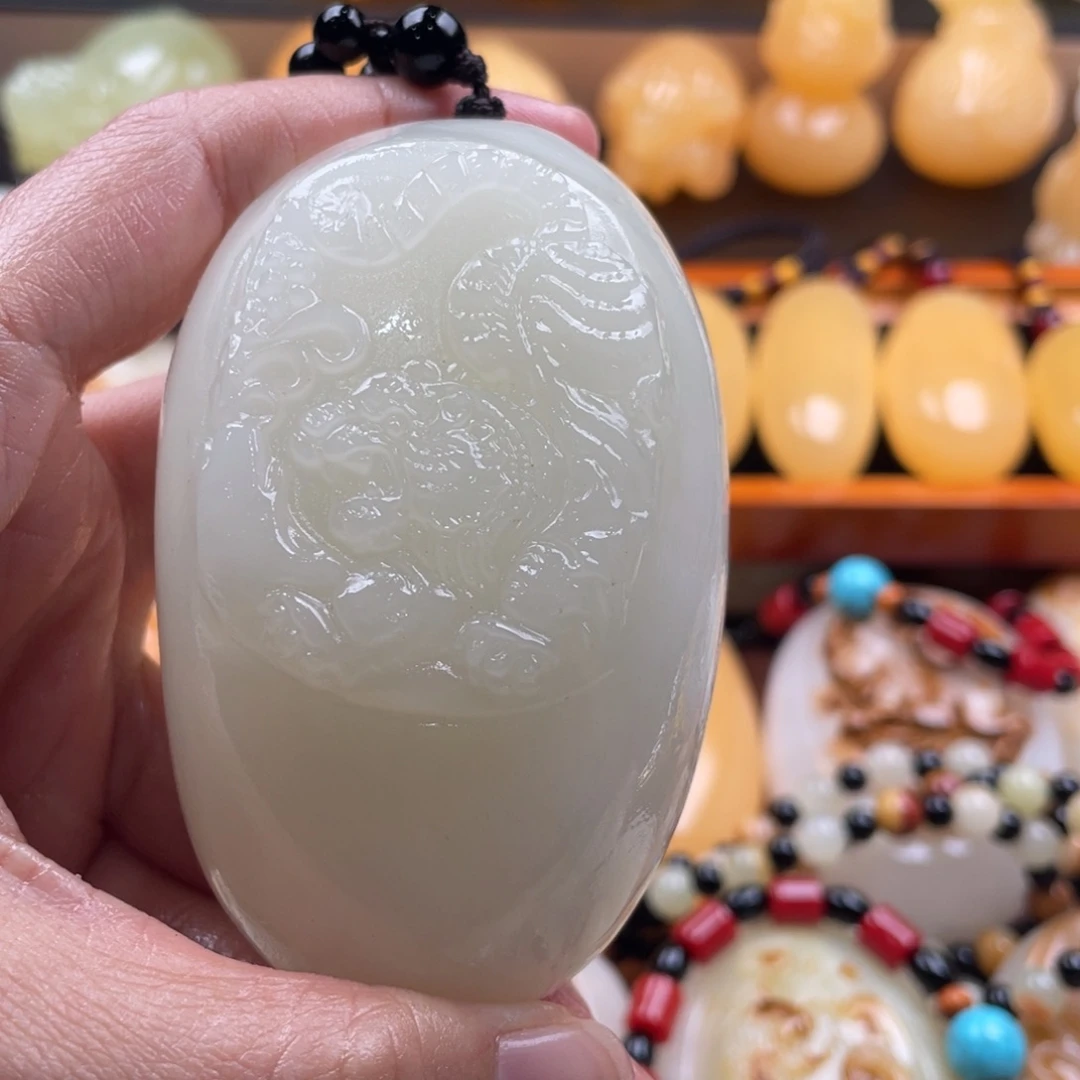 龙***爸石材天然古青石手把件