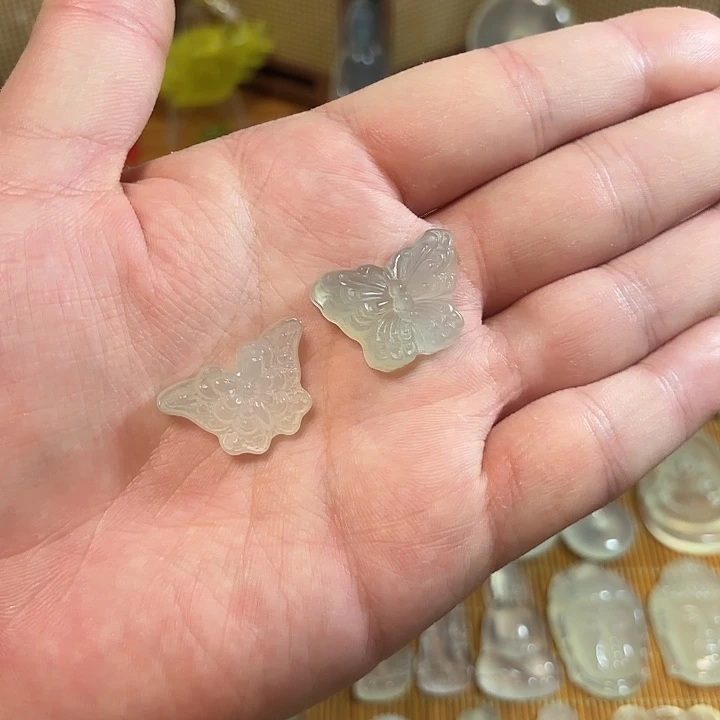 岫玉未镶嵌岫玉白冰蝴蝶