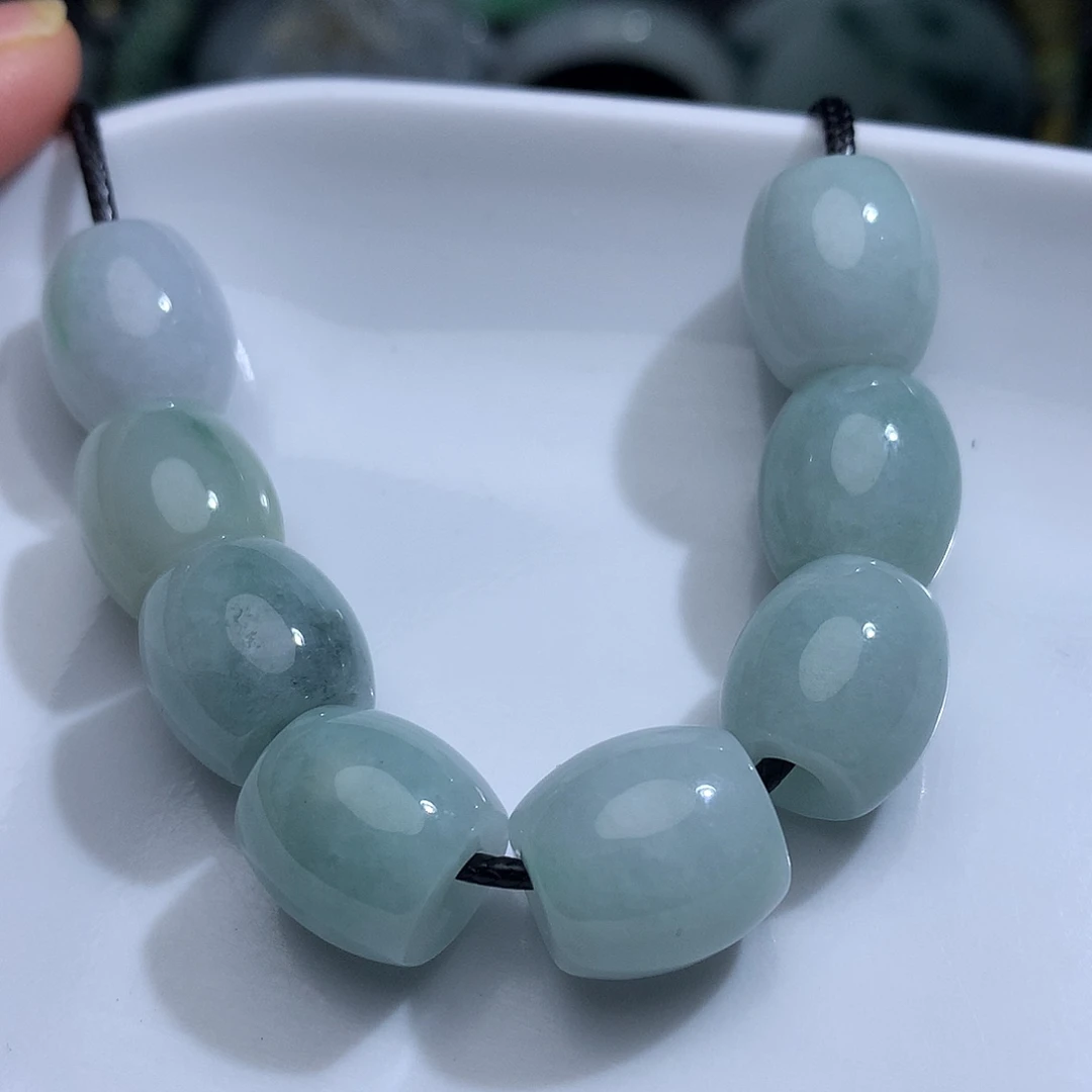 翡翠未镶嵌颈饰发1个