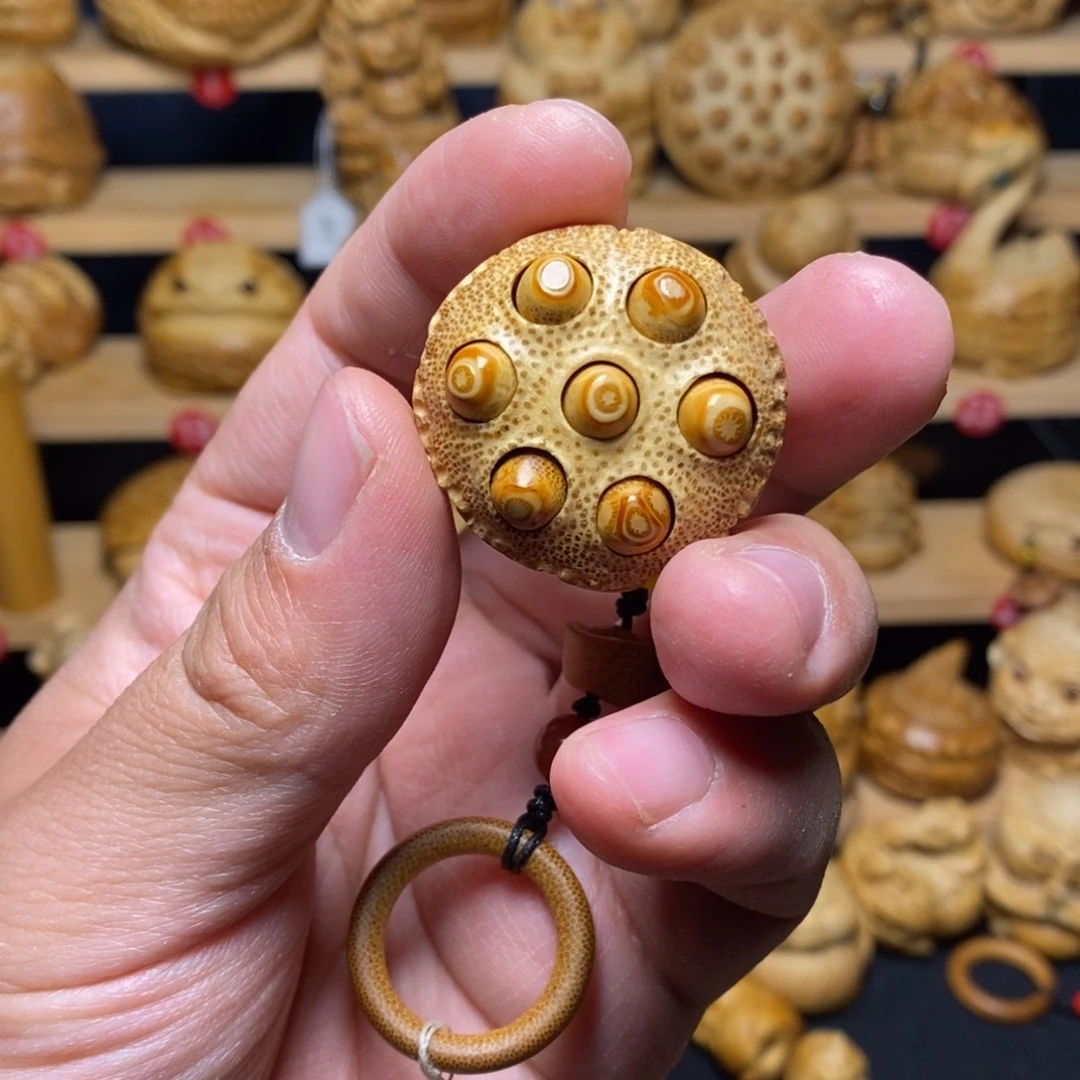 竹竹根雕一把抓莲蓬手把件