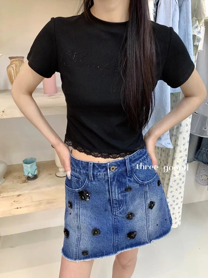 THREE GOOOD/三吉【放价了】不规则钉珠牛仔半裙DQ240030