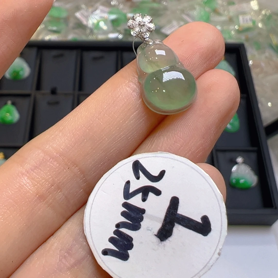吊坠(不含链)18K金镶嵌翡翠