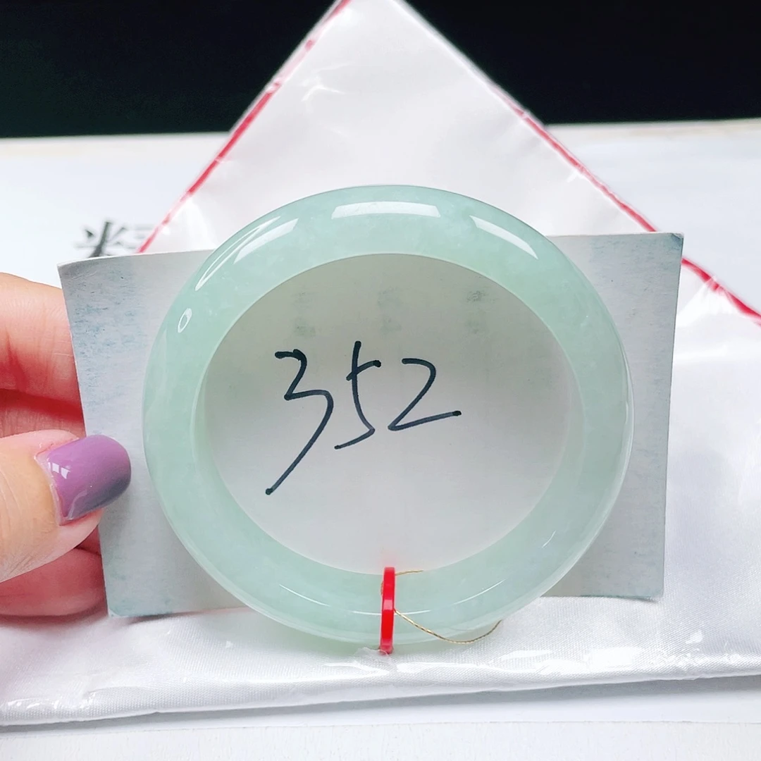 翡翠未镶嵌手镯缅甸翡翠55+