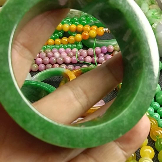 翡翠未镶嵌颈饰钱*