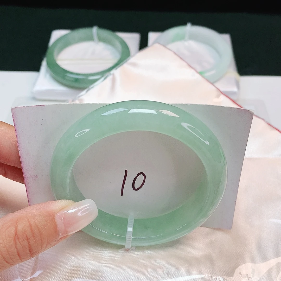 翡翠未镶嵌手镯 正圈53+