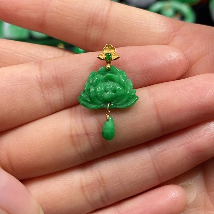 颈饰未镶嵌翡翠吊坠