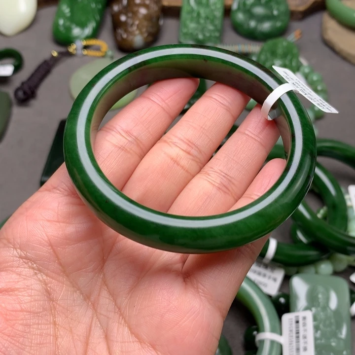 和田玉未镶嵌手镯