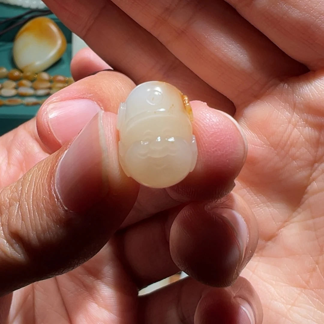 和田玉玉牌未镶嵌拉**球