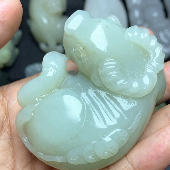 颈饰未镶嵌和田玉