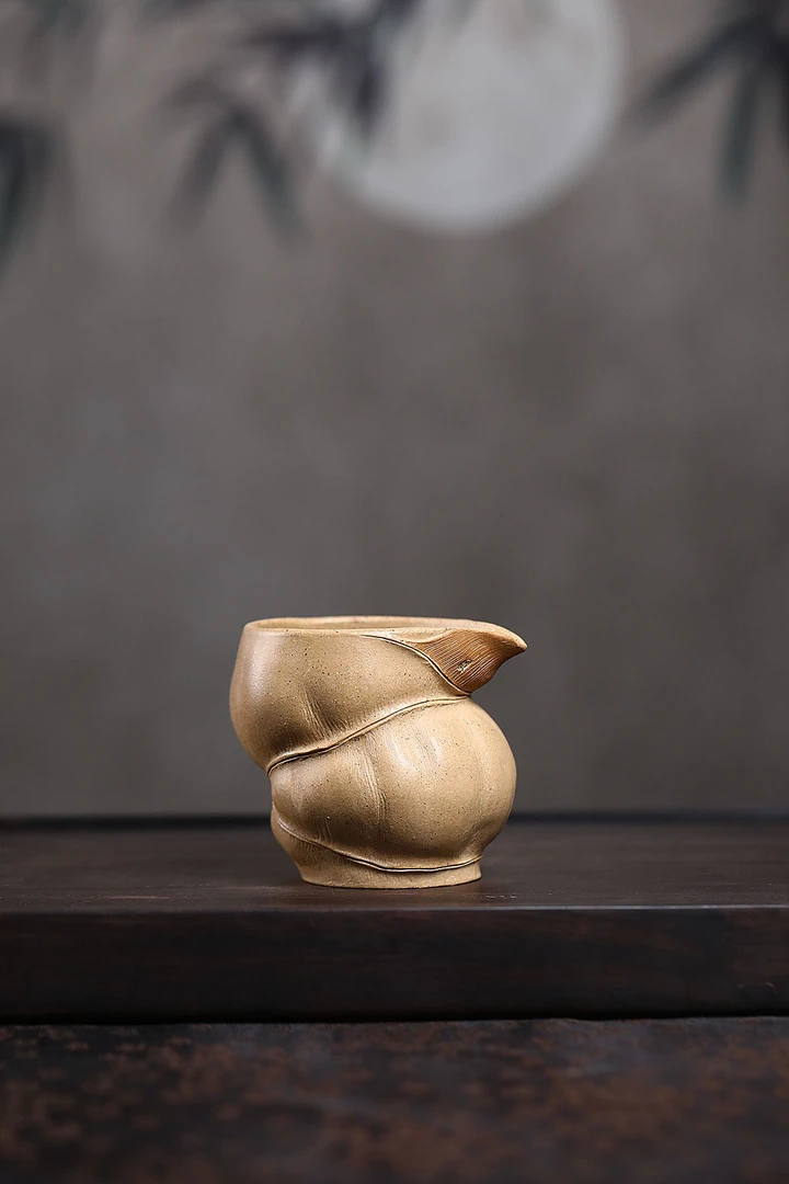 原矿本山绿泥手工优雅风紫砂公道杯分茶器