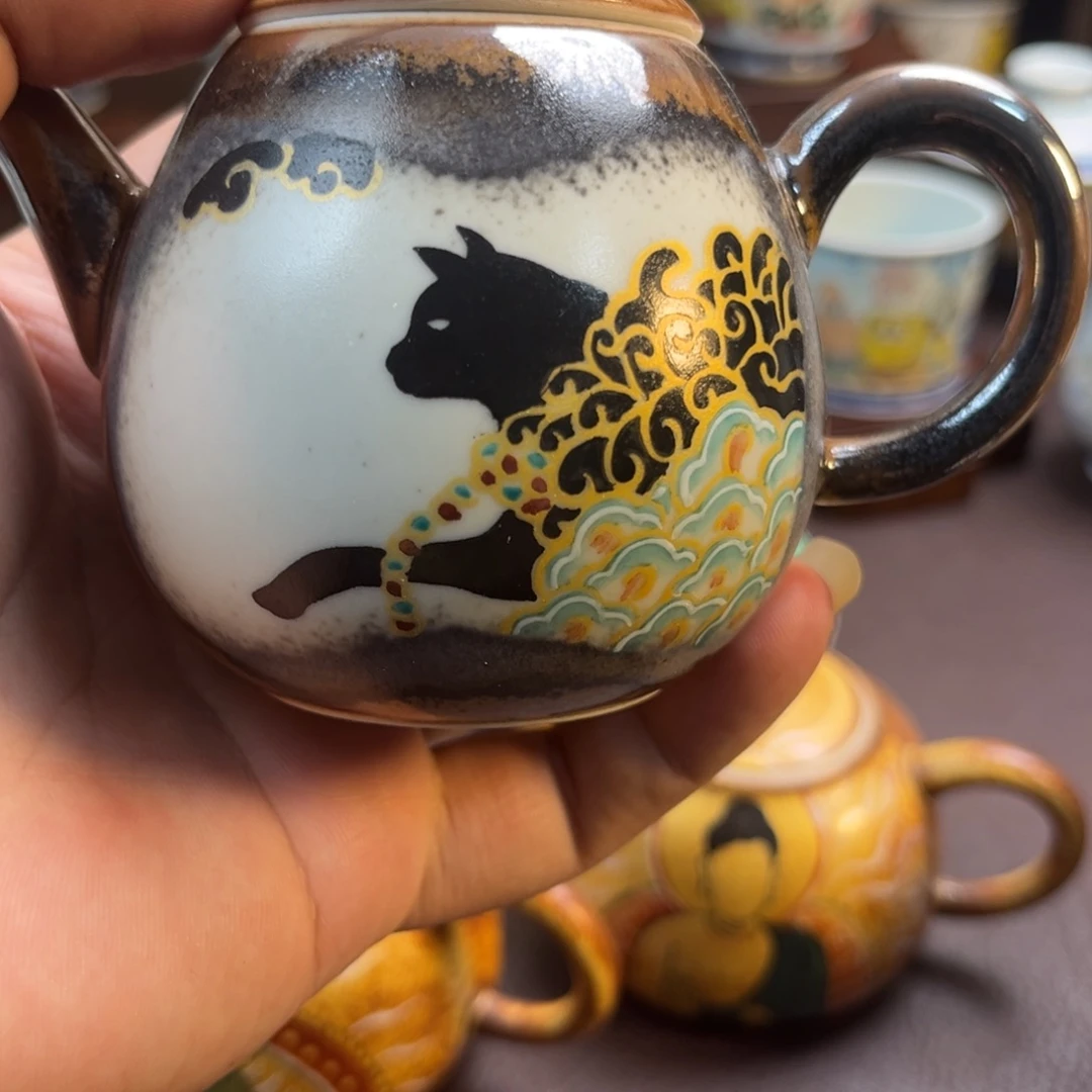 有***力手绘玄猫窑变茶壶