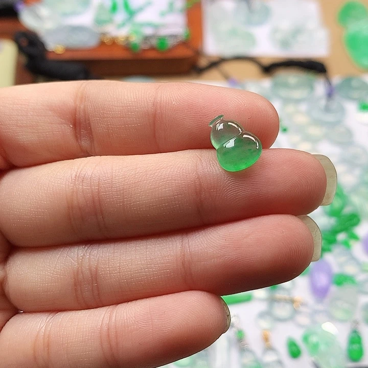 翡翠吊坠(不含链)未镶嵌葫芦