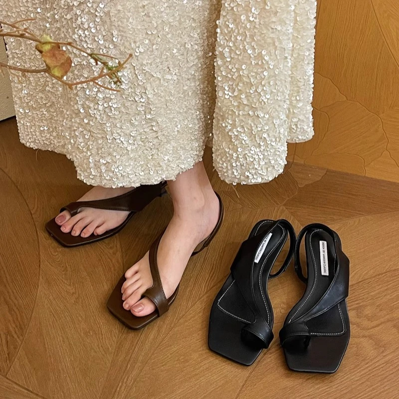 美猫汇真皮底法式小众套趾凉鞋方头粗跟罗马风后绊带夹脚2025女夏