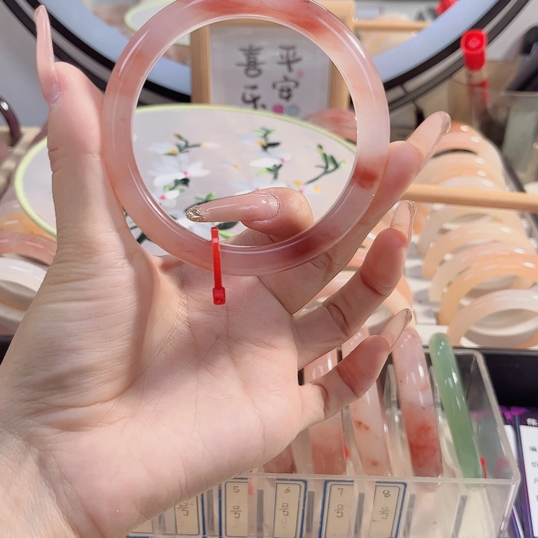 石英质玉手镯未镶嵌一***诺