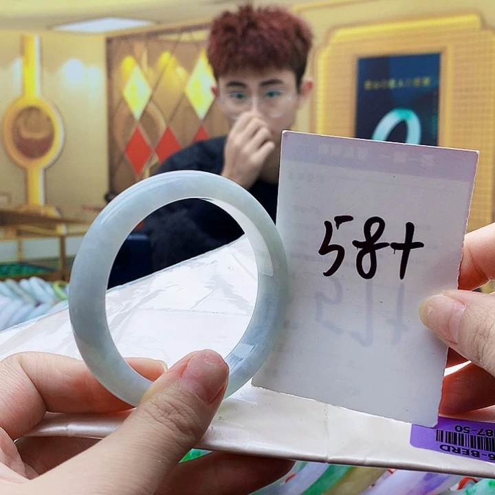 翡翠未镶嵌手镯000……