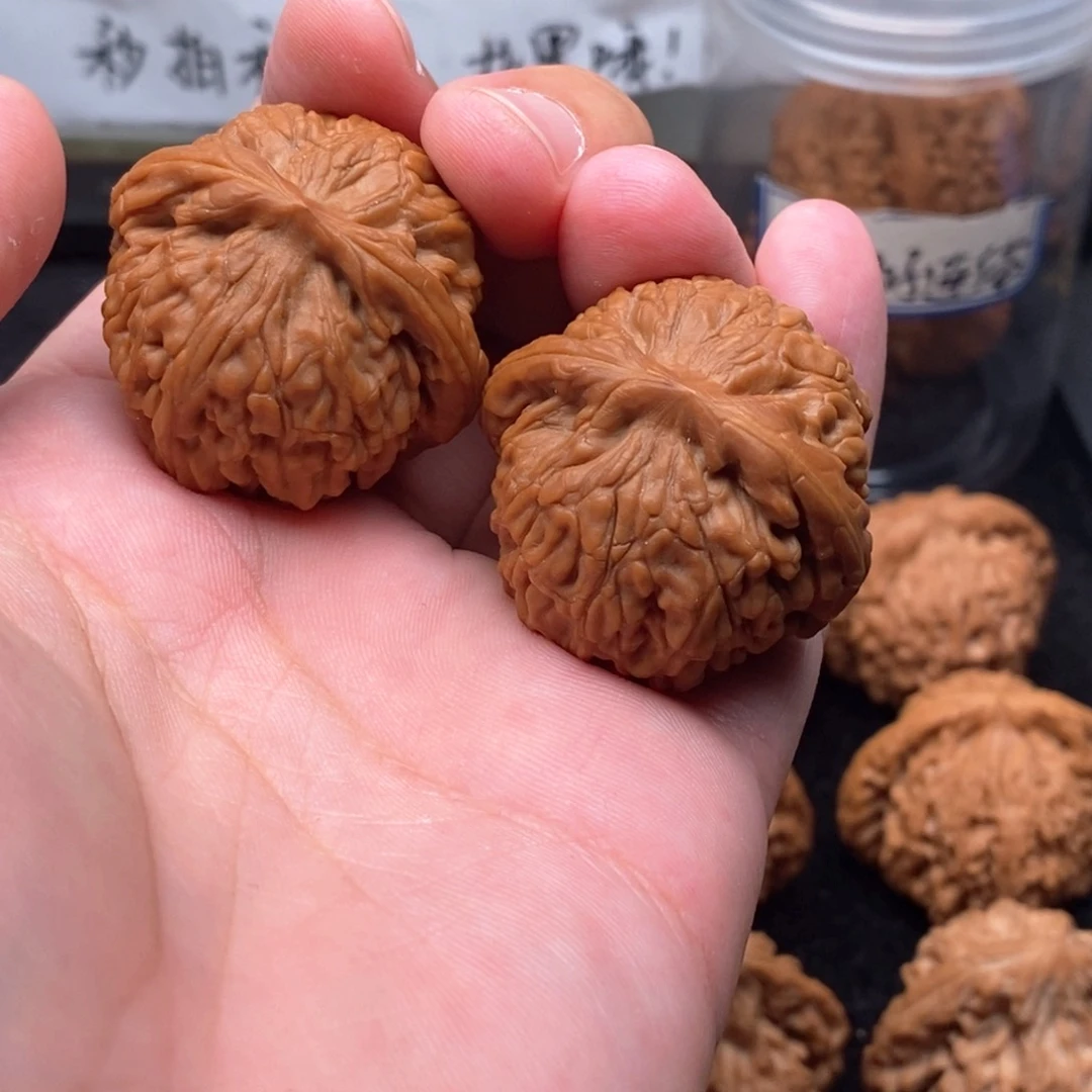 文玩核桃吊坠叽**啦黑金刚