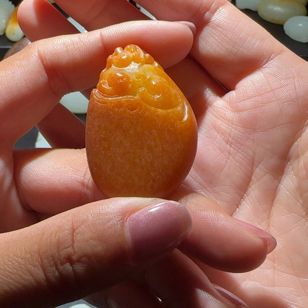 百***明和田玉未镶嵌颈饰