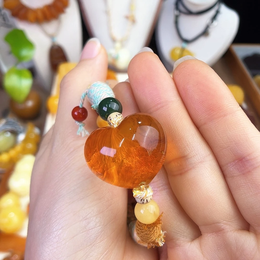 嘉***宝未镶嵌琥珀珠宝奇石