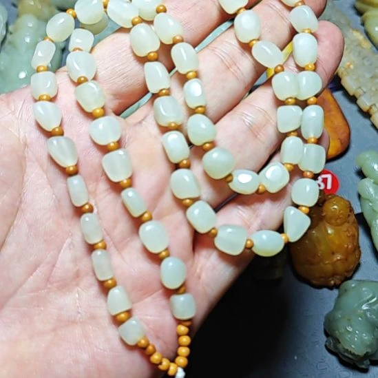 颈饰未镶嵌和田玉