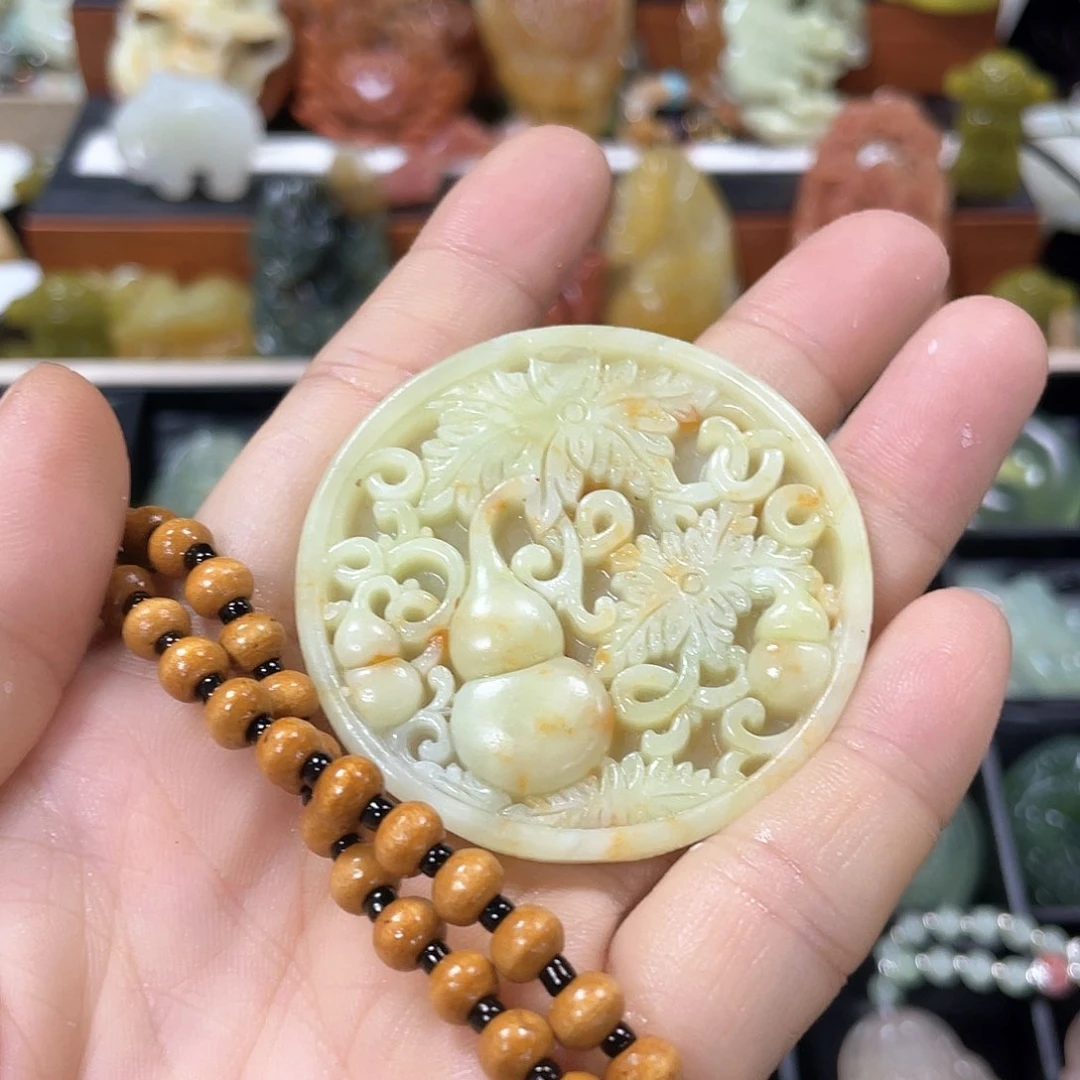 蛇纹石玉颈饰未镶嵌