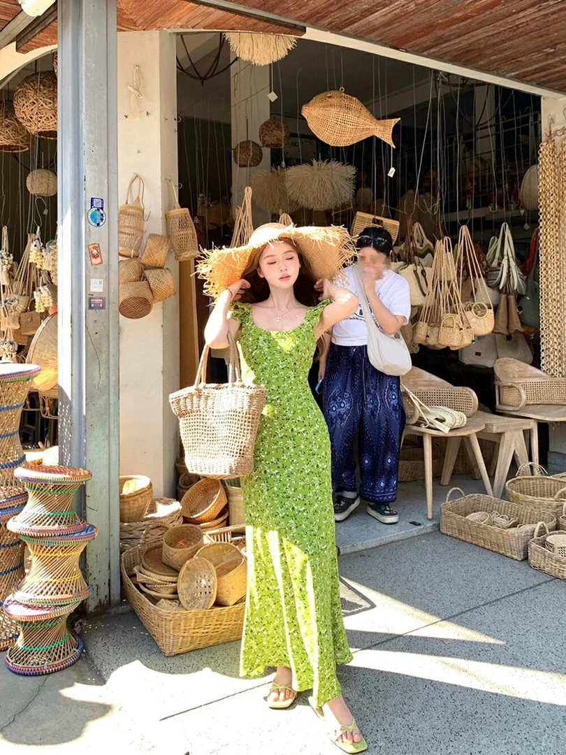 碎花吊带连衣裙夏季气质修身收腰小飞袖鱼尾包臀长裙