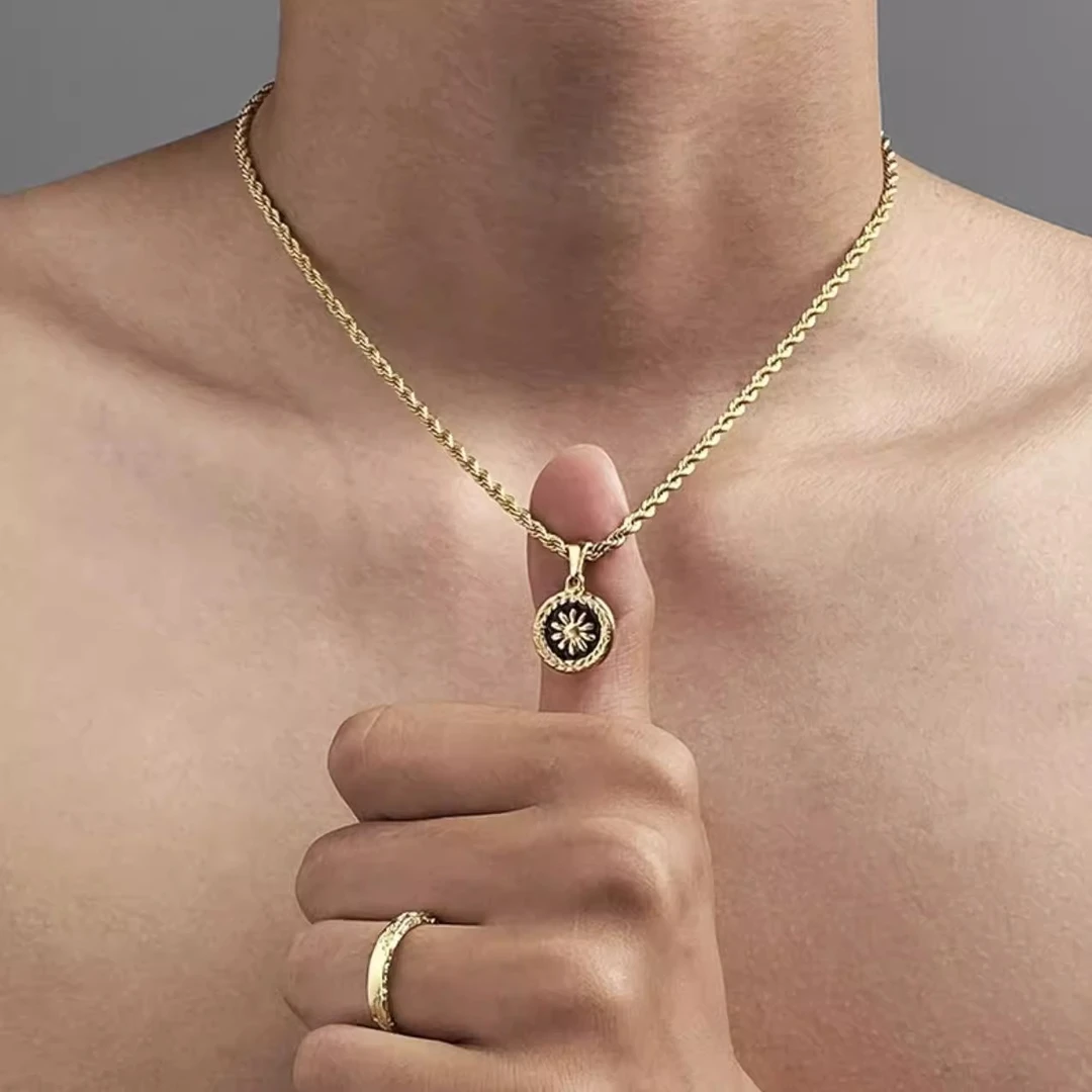 钛钢项链 圆形古钱币项链男女情侣百搭复古毛衣链金色太阳花吊坠
