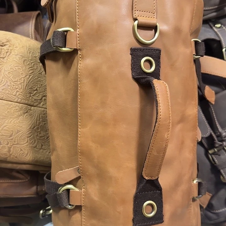 小牛皮（革）头层牛皮斜挎包