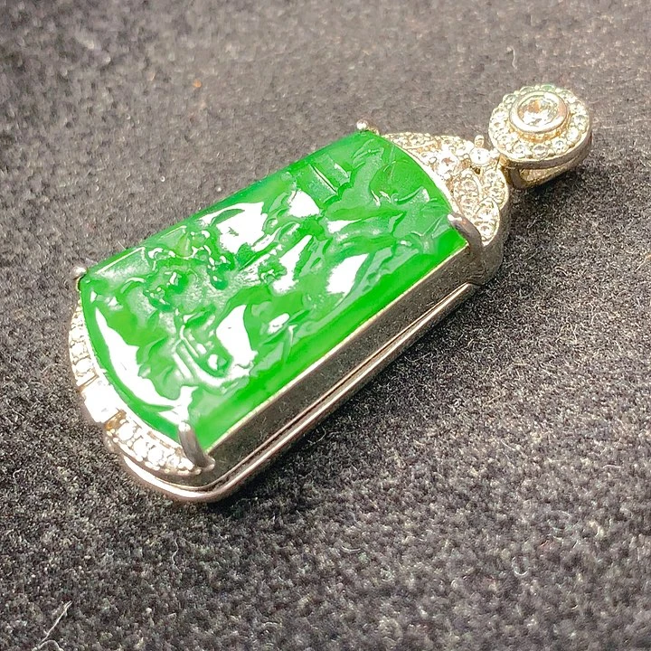 翡翠未镶嵌颈饰翡翠