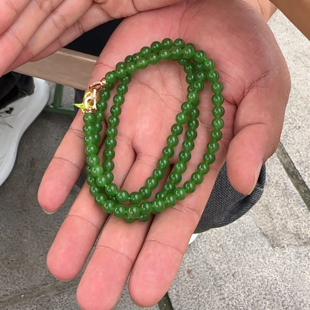 颈饰未镶嵌和田玉俄碧纯净版色标卡6