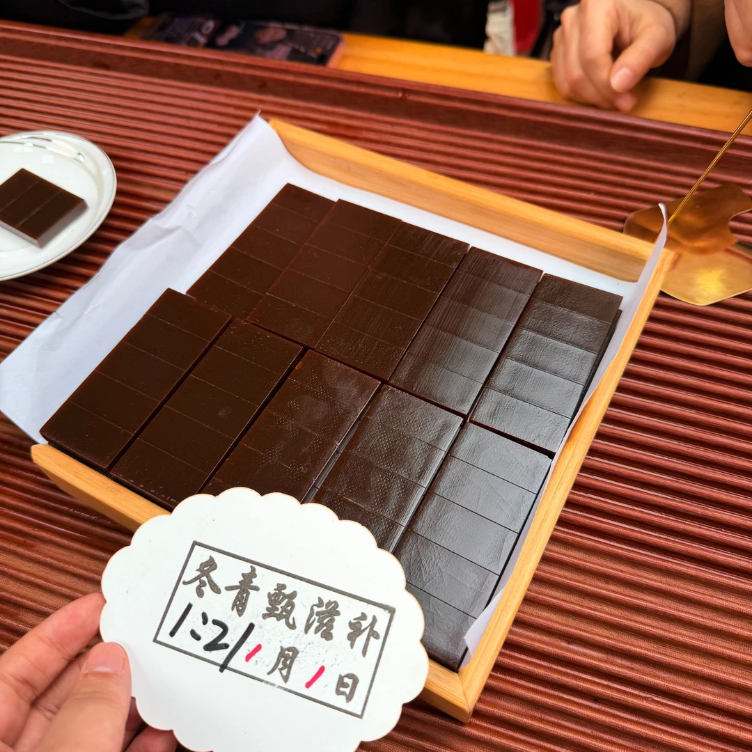 东阿阿胶块 驴皮古法熬制 胶香十足 可口含炖汤冬青滋补