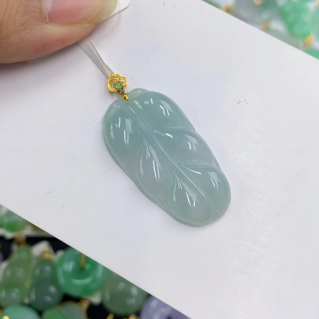 颈饰18K金镶嵌翡翠翡翠