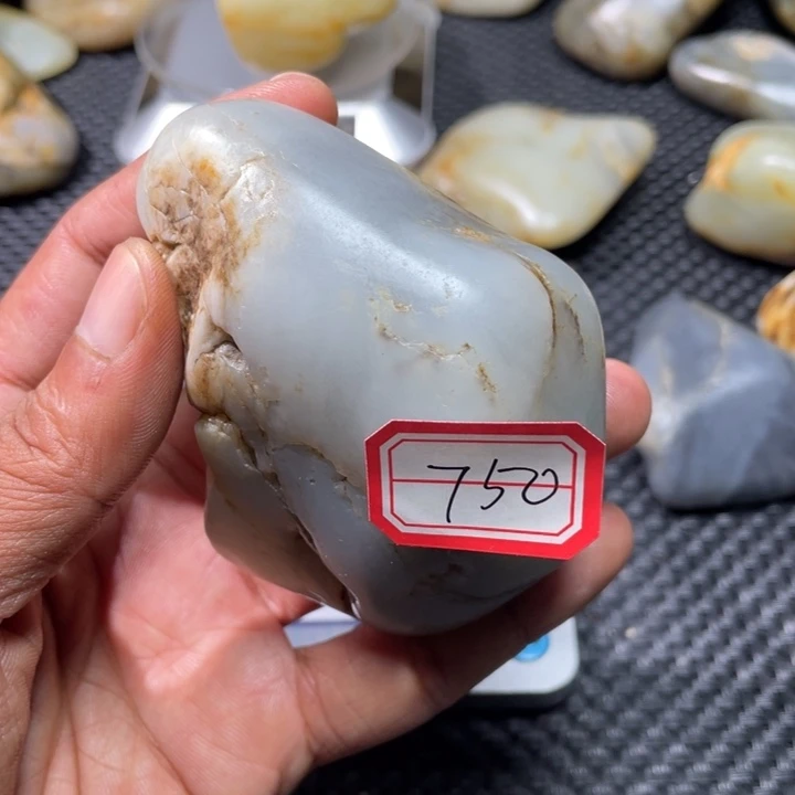 颈饰未镶嵌和田玉750