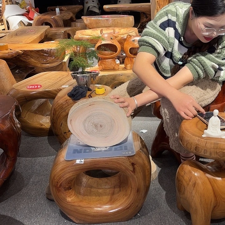 欢***欣香樟木香樟木根雕凳子一物一拍