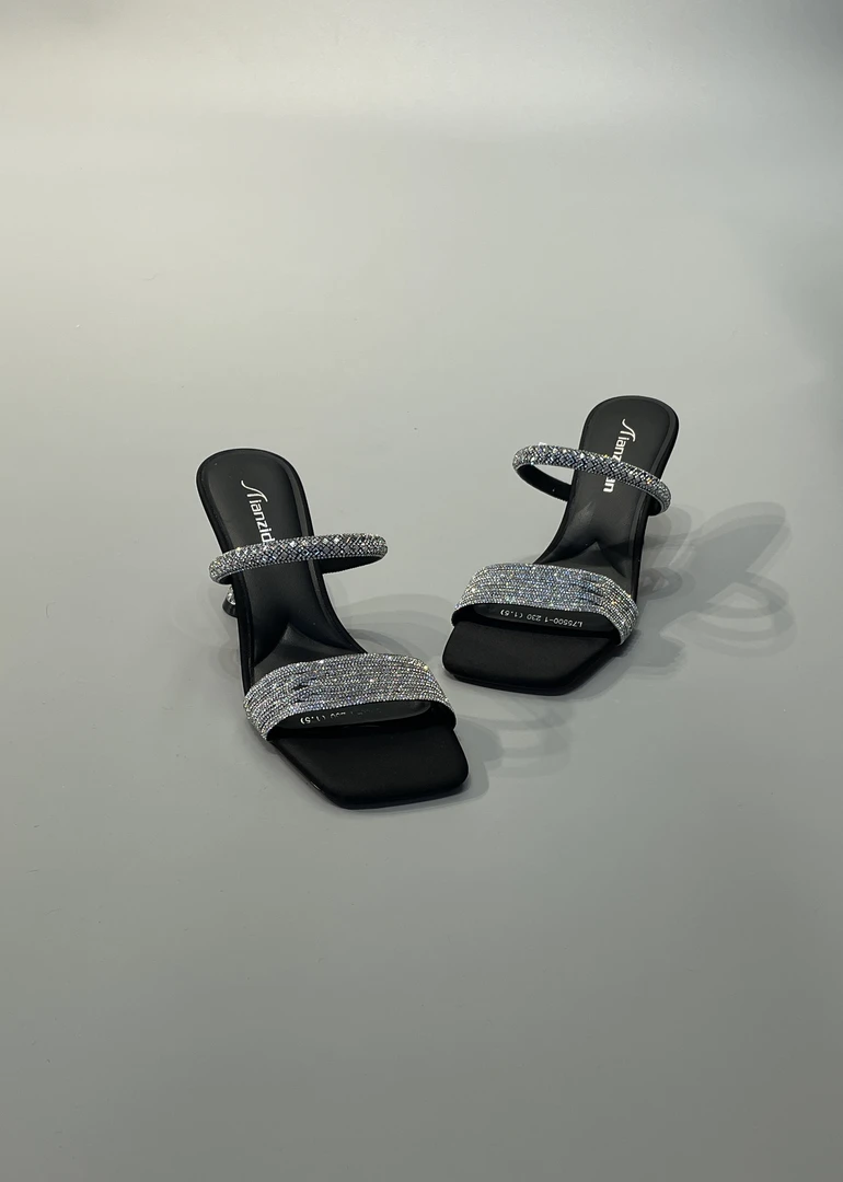 75500黑色（7厘米）高跟鞋时尚舒适