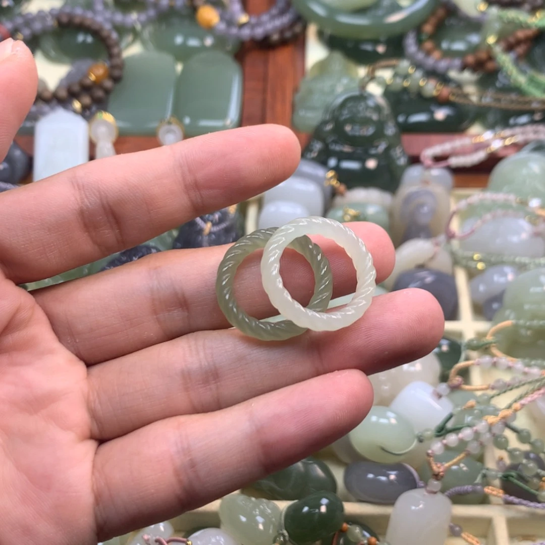 【闪购商品】颈饰未镶嵌和田玉