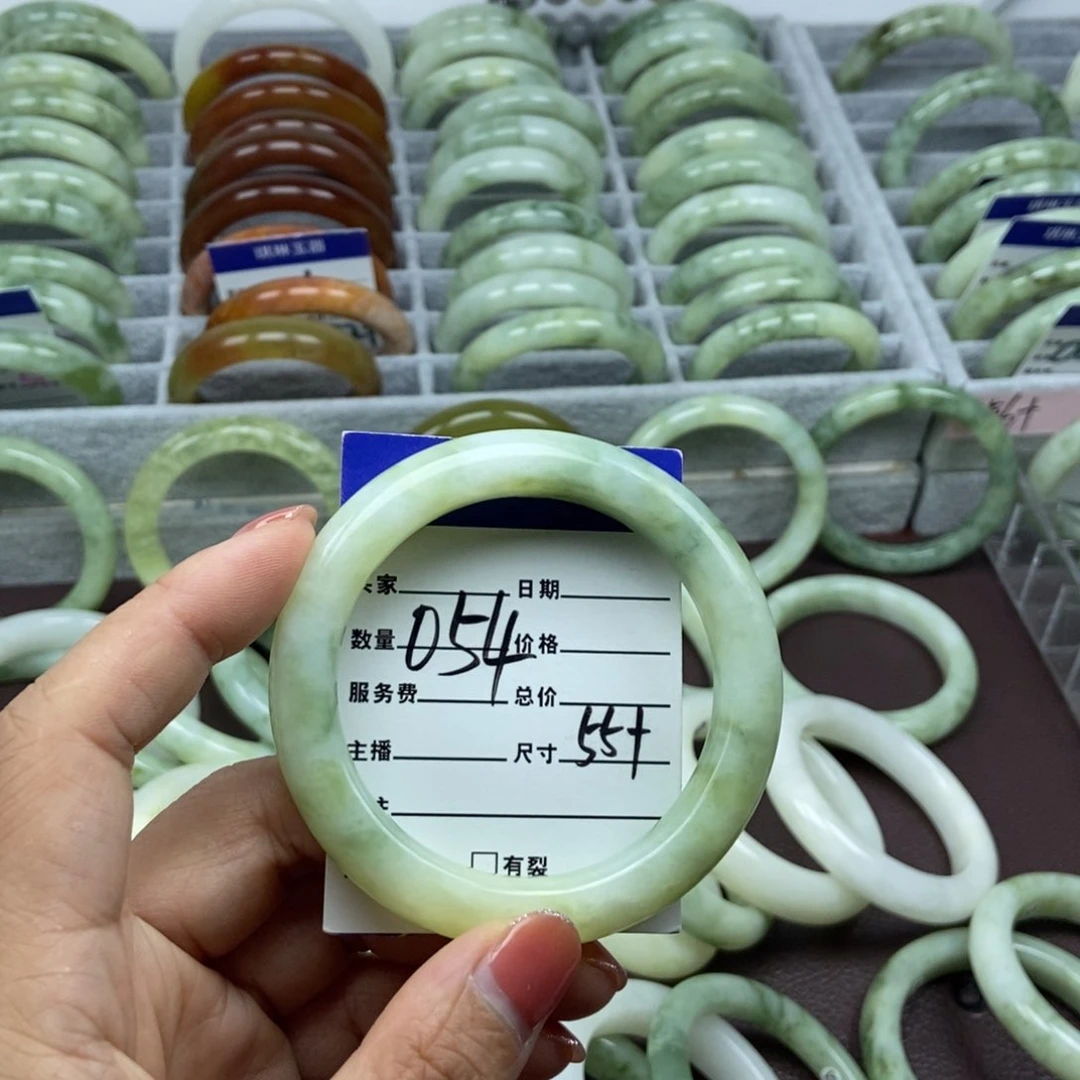 未镶嵌蛇纹石玉手链