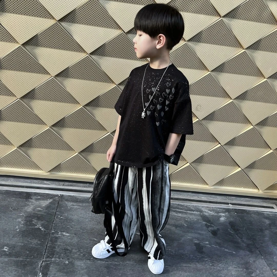 男童洋气中大童夏装亮粉2025新款夏季儿童休闲百塔潮短袖长裤套装