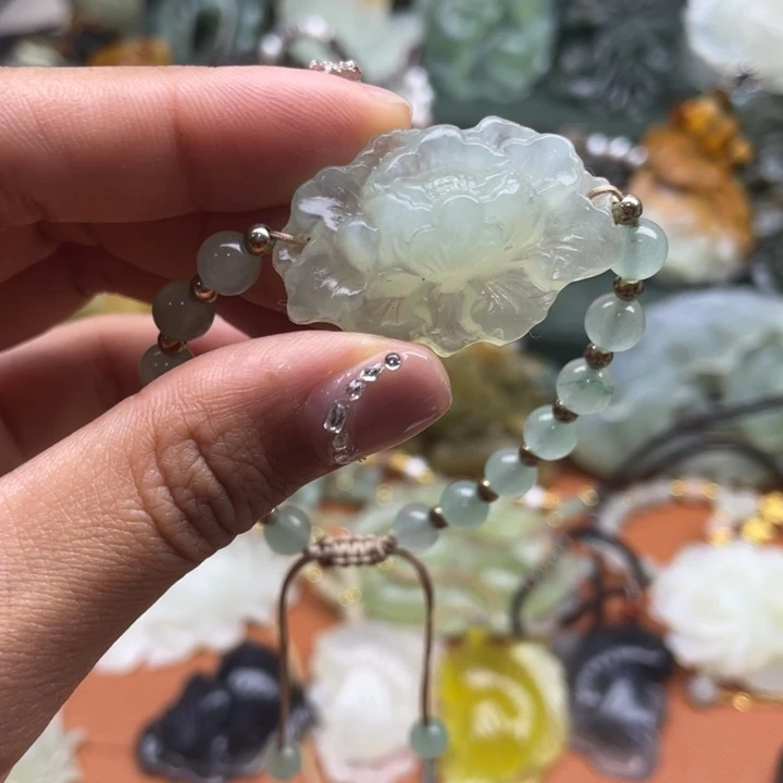 蛇纹石玉未镶嵌吊坠