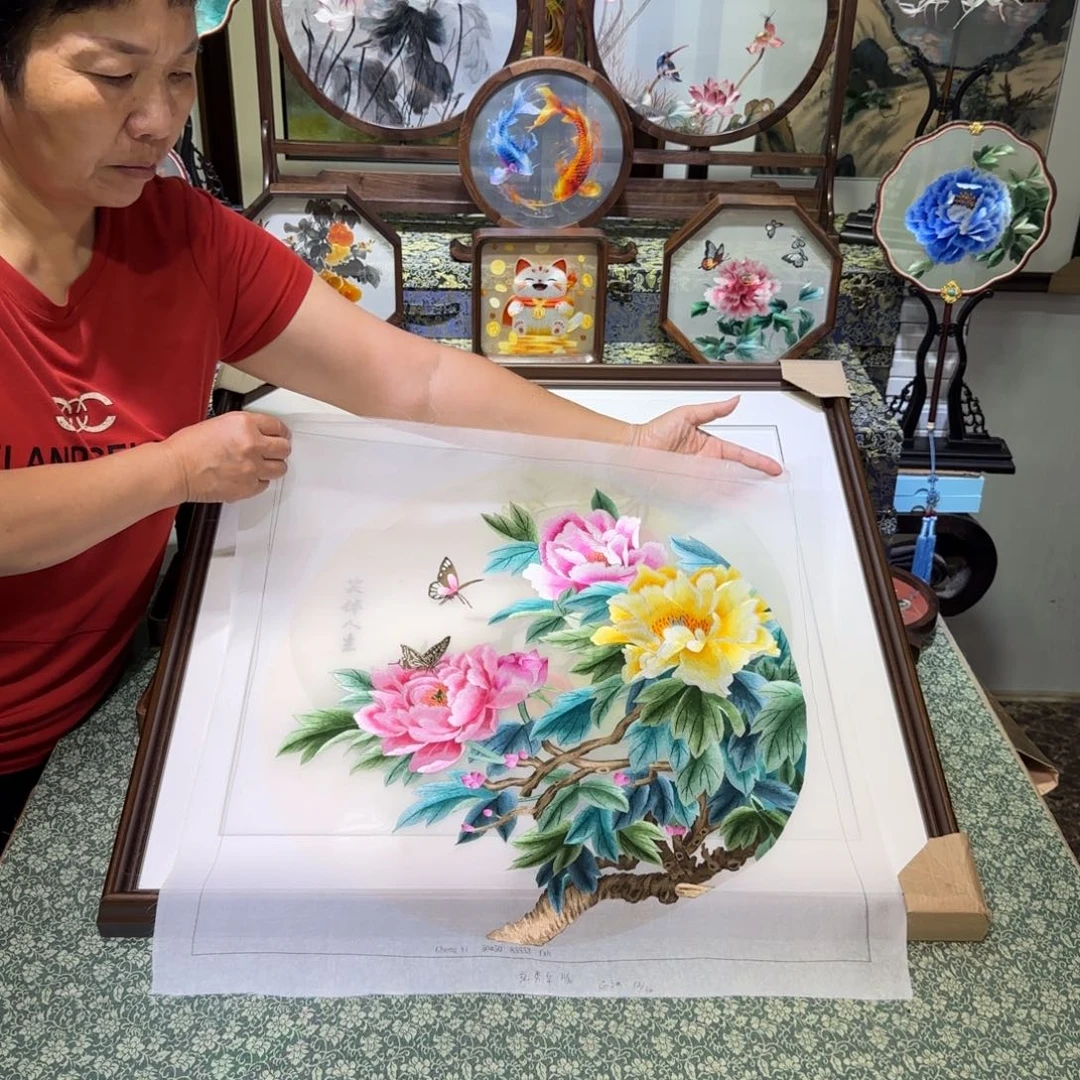 刺绣刺绣工艺精湛独特设计新颖时尚