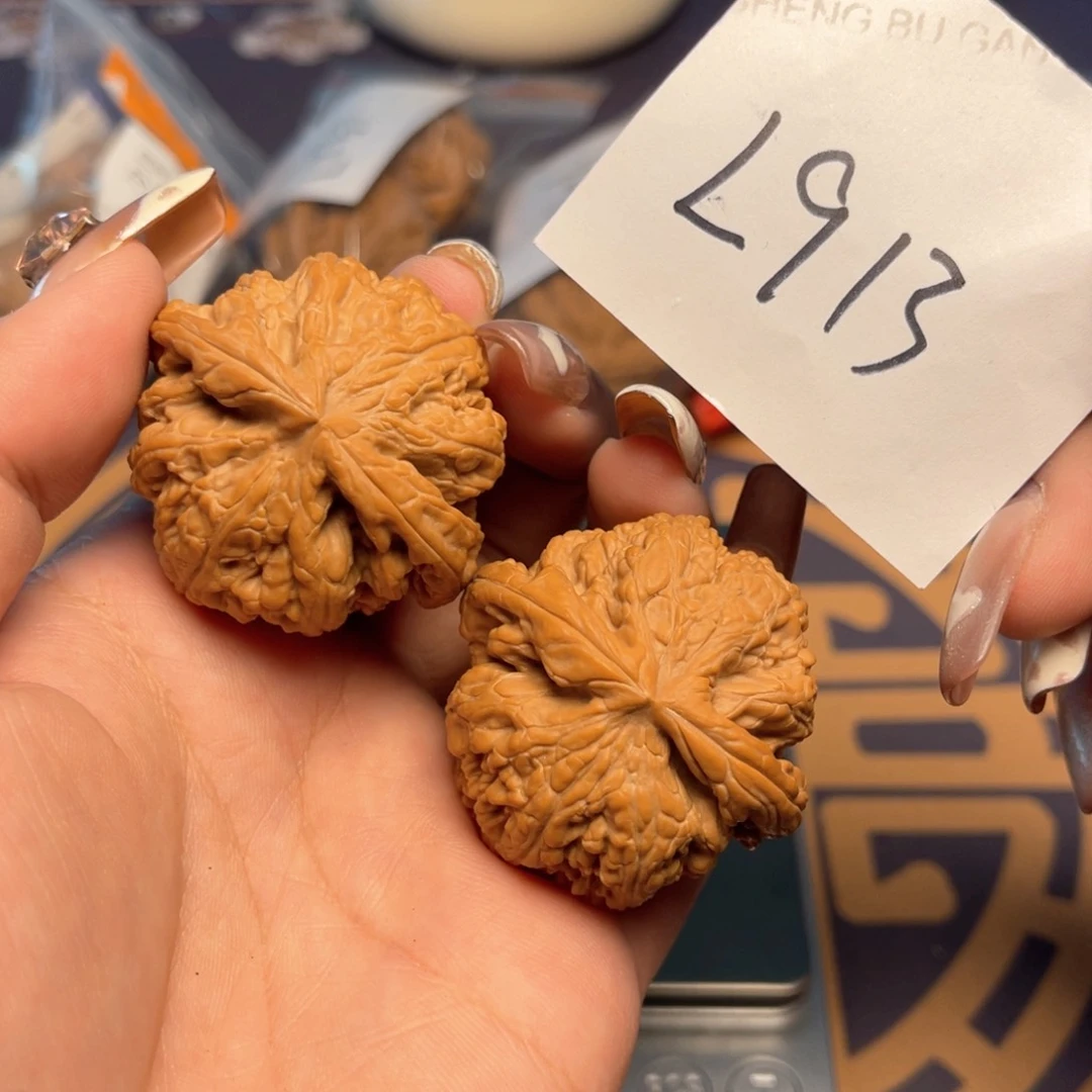 文玩核桃把件粗筋42