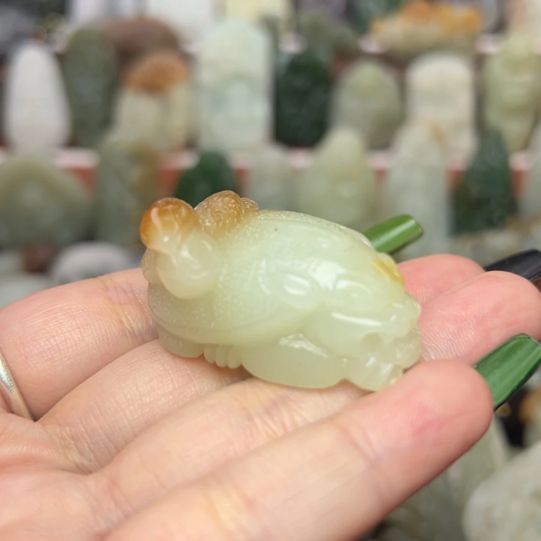 和田玉未镶嵌把件