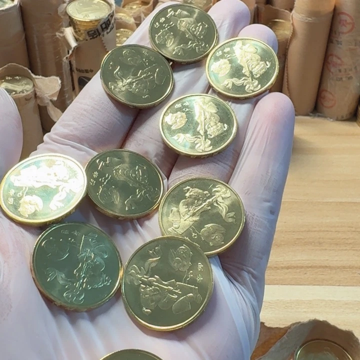 其他普通金属10枚，一轮兔币